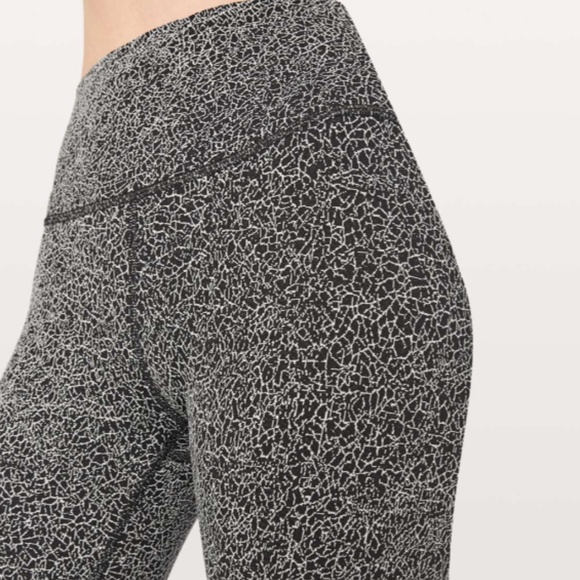LULULEMON LEGGINGS SIZE 6 - Picture 6 of 7